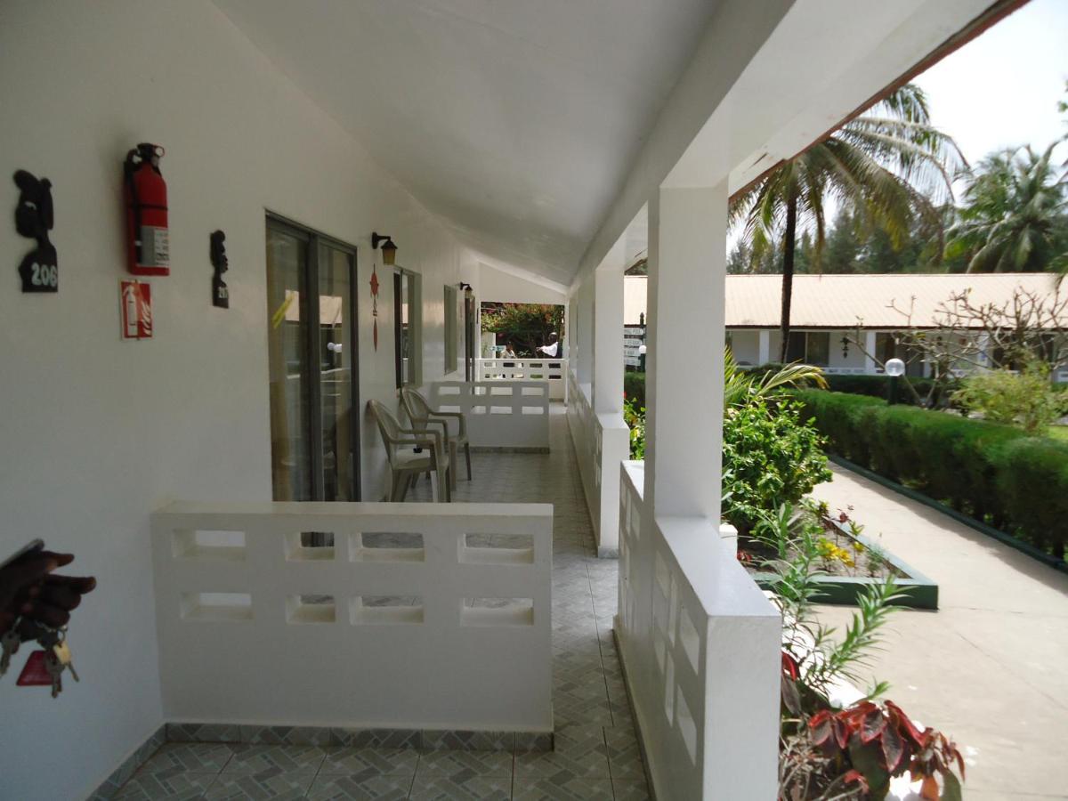 Holiday Beach Club Kololi Exterior foto