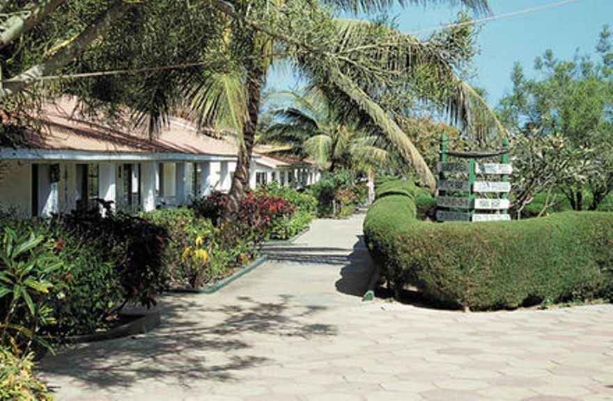 Holiday Beach Club Kololi Exterior foto